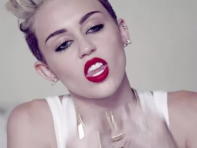 Відео Lock Out (Джина Валентина) порно домашнє відео