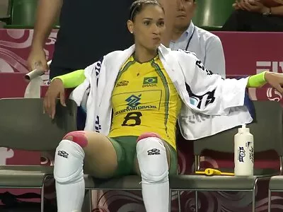 Смачне валентинкове відео (Дені Деніелс, домашнєпорно Ешлі Файрс, Алісса Рис, Джорджія Джонс)