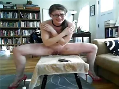 Блондинки, які люблять гладити член, щоб отримати сперму всюди, порно відео домашне відео (Elaina Raye)