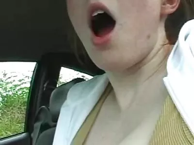 Красиву 18-річну покоївку трахають відео (Осінній водоспад) секс порно домашнє