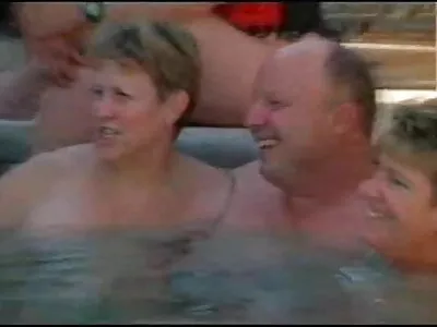 Відео домашнєпорно з ідеальними траханими сиськами (Хелі Джеймс)