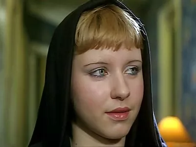 Дім українське домашнє порно Мур хоче, щоб у неї були закриті руки.