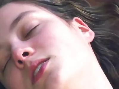 Угорська дівчина роздягається за скачати домашнє порно готівку відео (Фелісія)