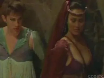 Fine Ass порно відео домашнє Fendi